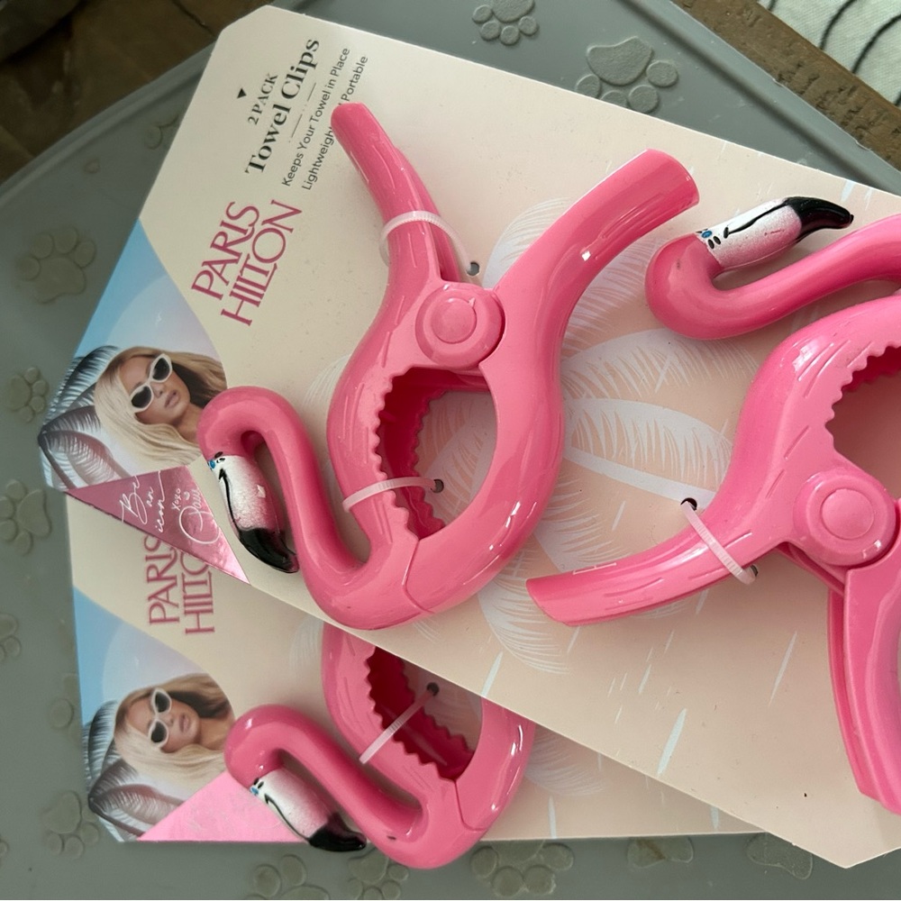 Paris Hilton Pink Flamingo Towel Clips